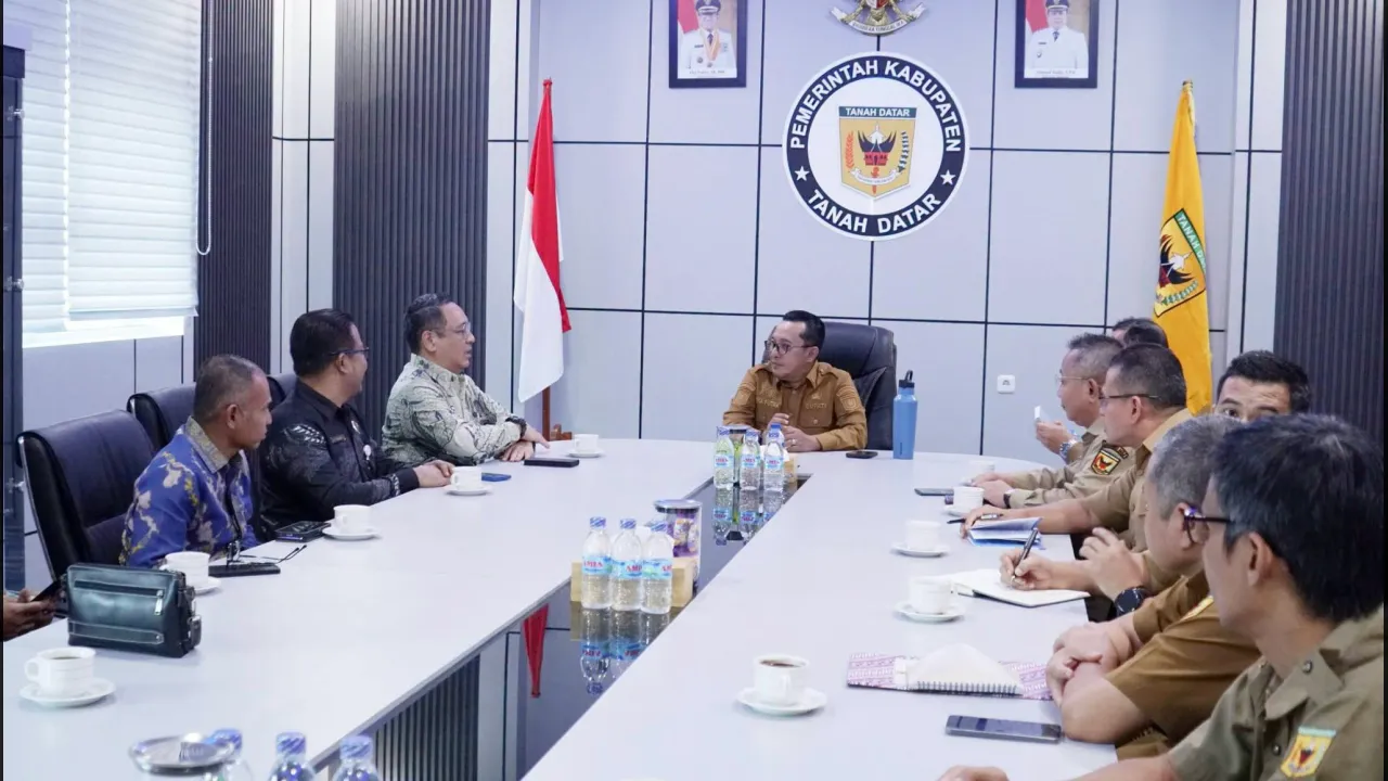 Bupati Eka Putra ketika audiesi dengan kepala BNN Payakumbuh